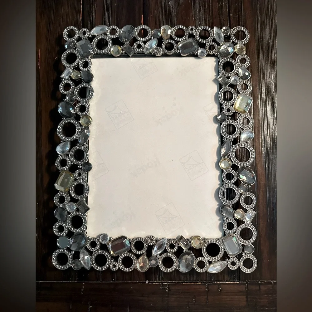 Elegant Crystal-Embellished Picture Frame